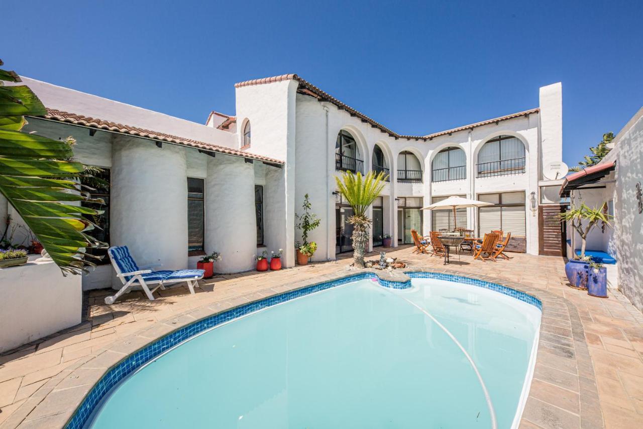 Big Blue Accommodation Bloubergstrand Exterior photo